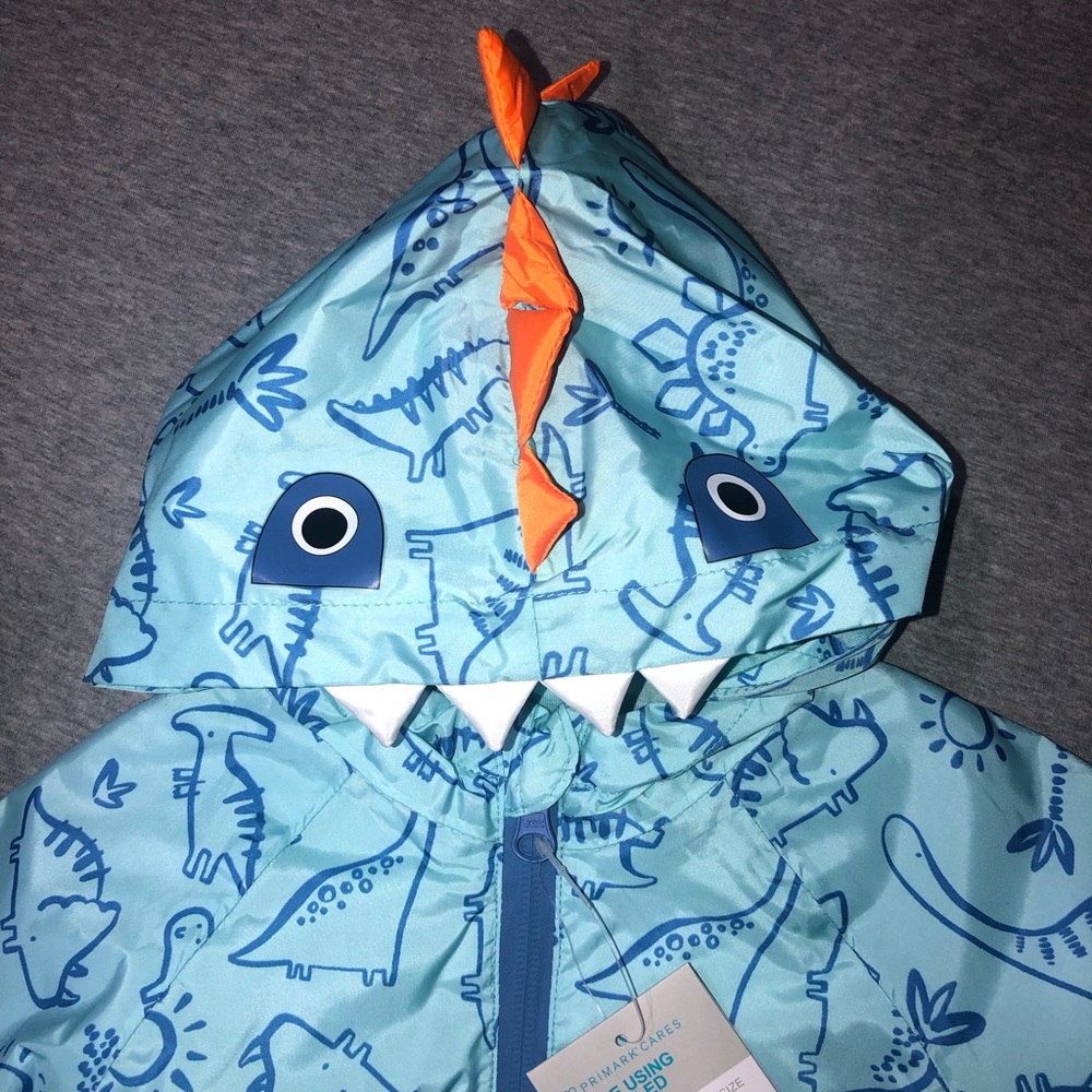 Reflective rain coat - Picture 2 of 3